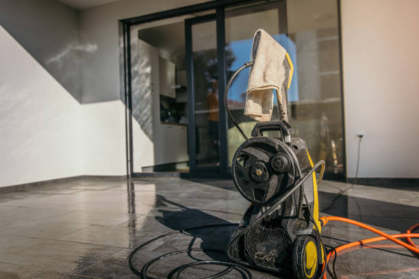 Best Animal Enclosure Cleaning  in Saratoga, CA